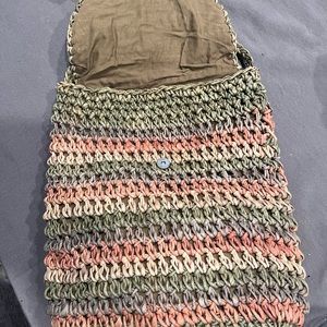 Vintage crochet snap closure cross body purse interior small zipper compartment